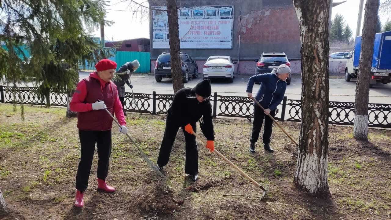 Весеннее преображение: Администрация района дала старт субботникам.
