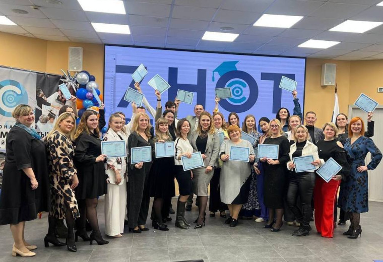 Часы с обратным ходом, гостевой дом в деревне: выпускники пятого потока школы предпринимательства в Омске представили свои проекты. Часы с обратным ходом, гостевой дом в деревне: выпускники пятого потока школы предпринимательства в Омске представили свои проекты.